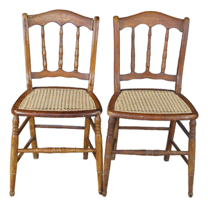 2 Antique Victorian Early American Style Maple Spindle Back Side Chairs Pair