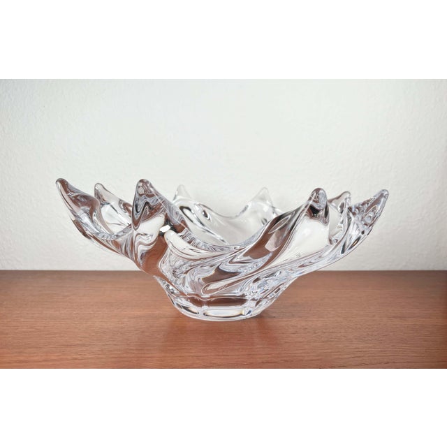 Large Mid-Century Modern Crystal Glass Fruit Bowl from Art Vannes, France, 1960s, in Very Good conditions. Designed 1960...