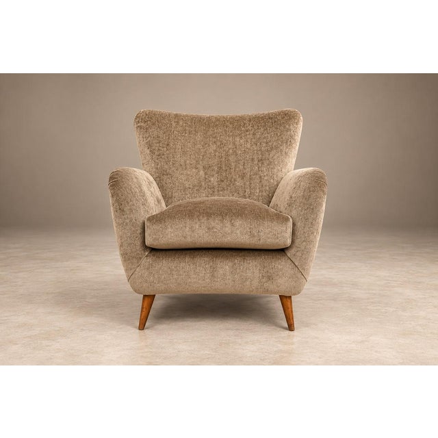 Brazilian Modern Armchair and Ottoman in Hardwood and Taupe Chenille by Carlo Hauner, Brazil, 1950s — Lot 353 For Sale In New York - Image 6 of 18