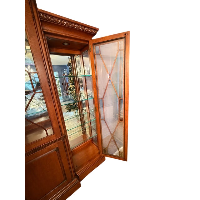 Late 20th Century Hickory White Hampton Collection China Cabinet For Sale - Image 12 of 14