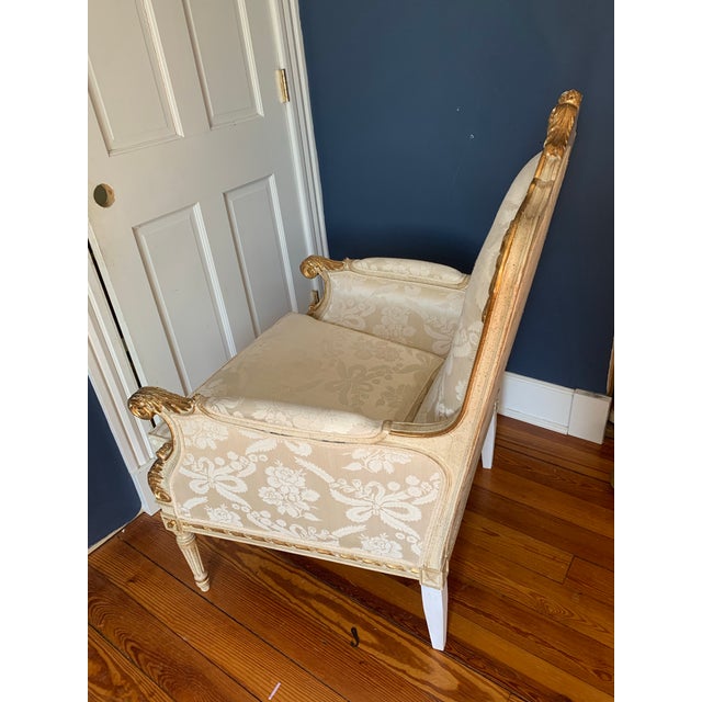 Late 20th Century Louis XV Style Bergère Chair Silk Damask Parcel Gilt For Sale In New York - Image 6 of 12