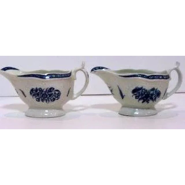 Blue and White English Worcester Sauce Boats Tulip Motif - A Pair For Sale - Image 4 of 10