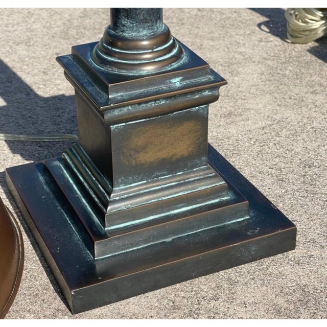 Each shade shows slight deformation. One shade is ．＞ missing pin that secures the outer shade to the mount _the mount...