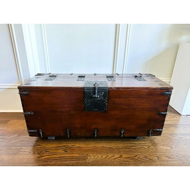 Early 19th Century Antique Korean Ton-Kwe Chest Joseon Dynasty For Sale - Image 5 of 12