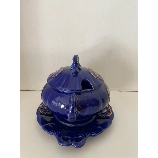 Mid-Century Modern 1940s Vintage Hand-Painted Porcelain Soup/Sauce Tureen with Underplate - 2 Pieces For Sale - Image 3 of 10