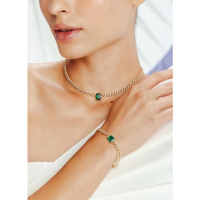 Statement 2.72ct Emerald & 2.52ct Diamond Choker Necklace in 18k Solid Gold for Women For Sale - Image 4 of 14