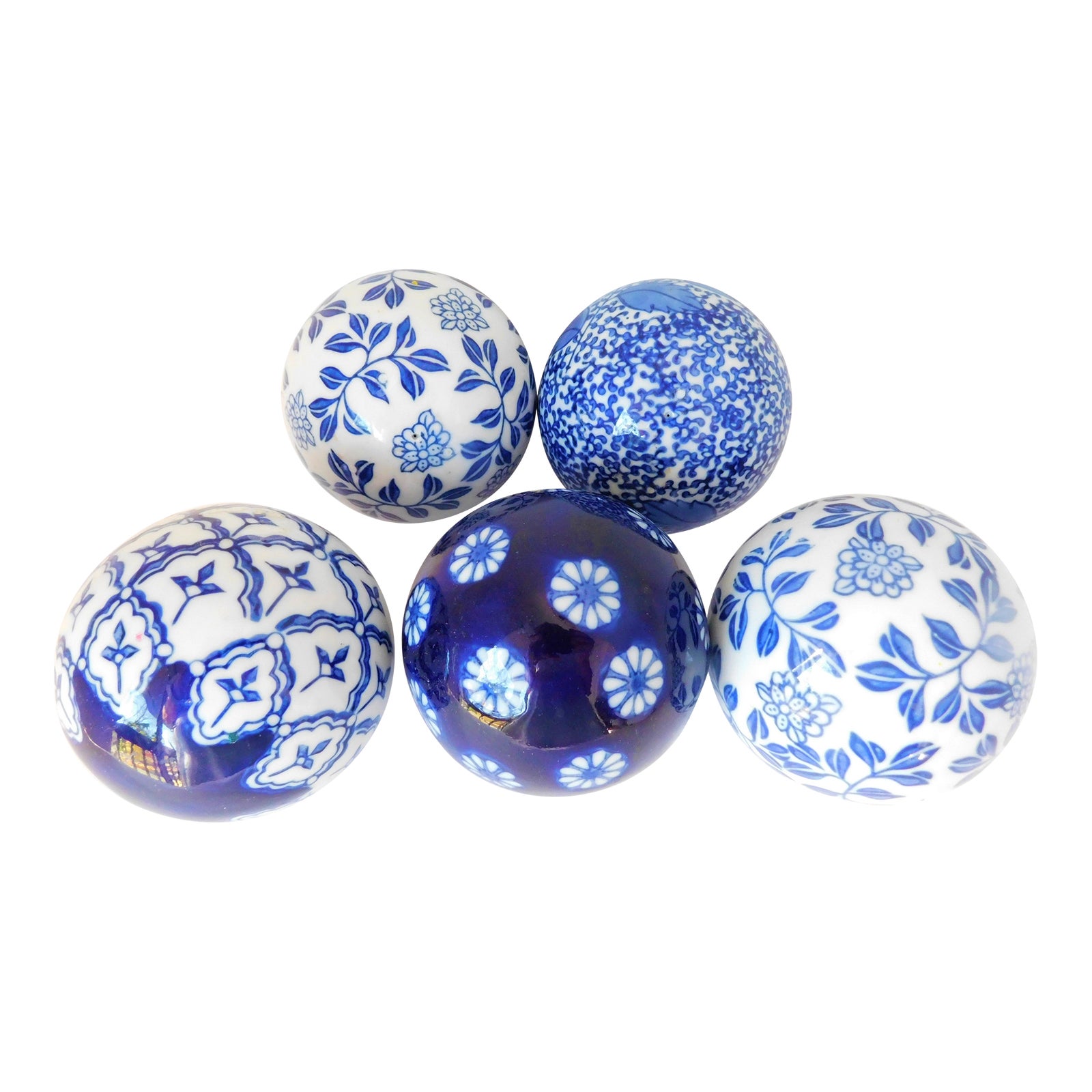 Blue and White AsianInspired Porcelain/Ceramic Vintage Carpet Balls
