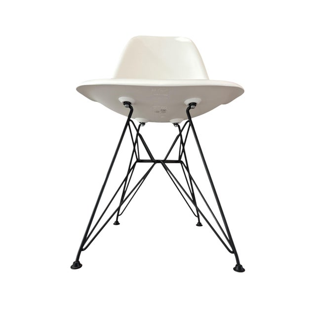 White DSR Chairs by Charles & Ray Eames for Vitra, 2012, Set of 6 For Sale - Image 9 of 13