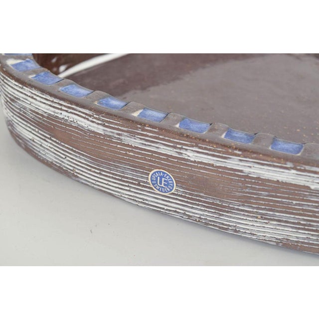 Triangular Brown and Blue Glazed Ceramic Dish by Mari Simmulson for Upsala Ekeby, 1960s For Sale - Image 3 of 5