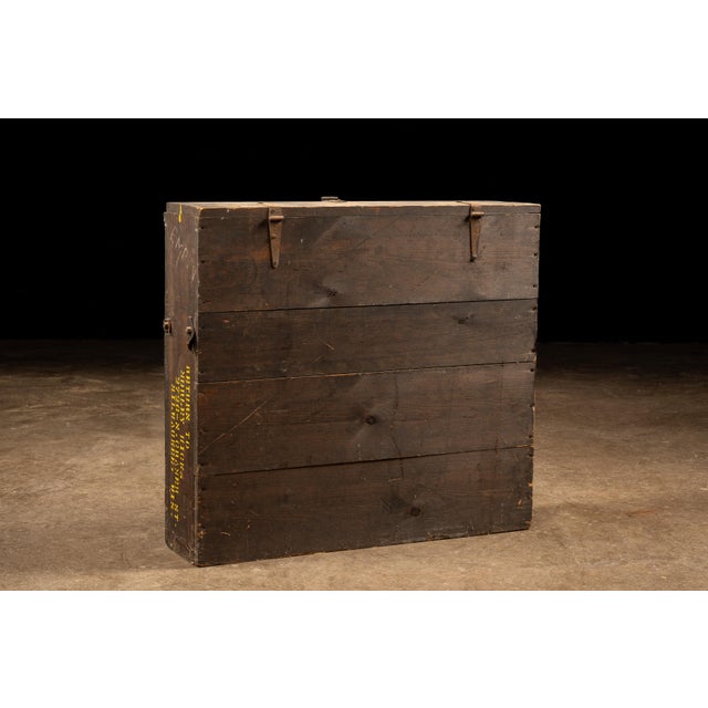 1930s–1950s Morley Hicks Art Institute of Chicago Wooden Shipping Crate For Sale - Image 4 of 6