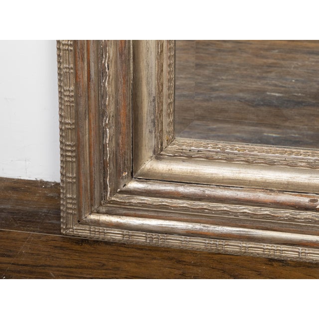 Dutch 1800s Silver Leaf Gilt Mirror with Carved Grooved Motifs and Beveled Plate For Sale In Atlanta - Image 6 of 8