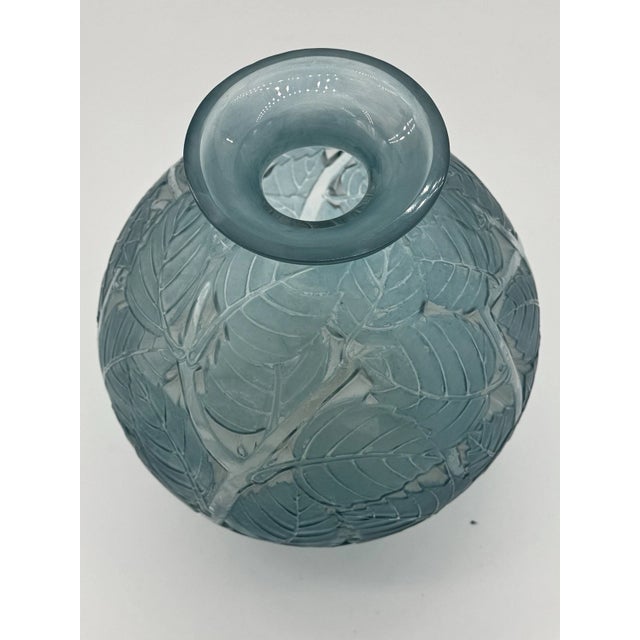 1920s René Lalique Art Deco "Milan" Frosted Blue Patinated Glass Vase, 1929 For Sale - Image 5 of 14