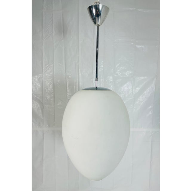 Mid-Century Modern Uovo Pendant Light by Ben Swildens for Fontana Arte (2 Available), Italy, 1972 For Sale - Image 3 of 15