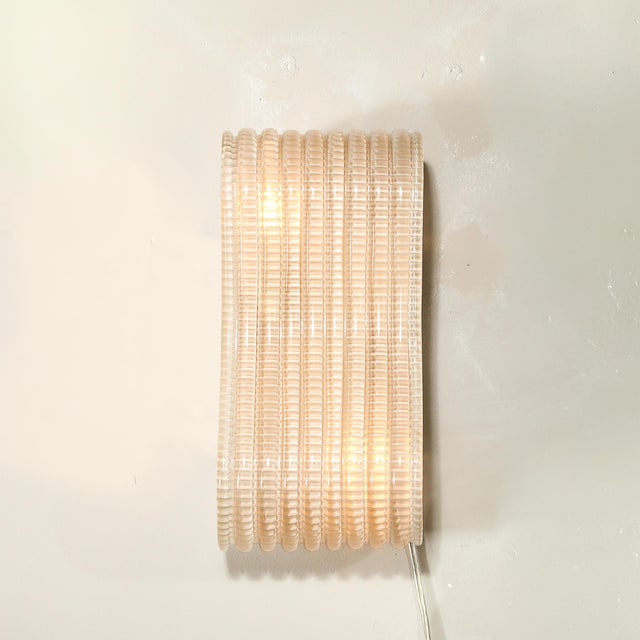 Pair of Hand-Blown Undulating Reeded Murano Glass Sconces With Brass Fittings For Sale - Image 4 of 18