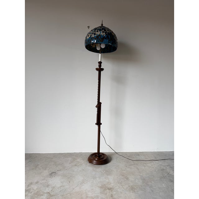 Hollywood Regency Vintage Adjustable Ratchet Wood Floor Lamp With Tiffany-Style Stained Glass Shade For Sale - Image 3 of 12