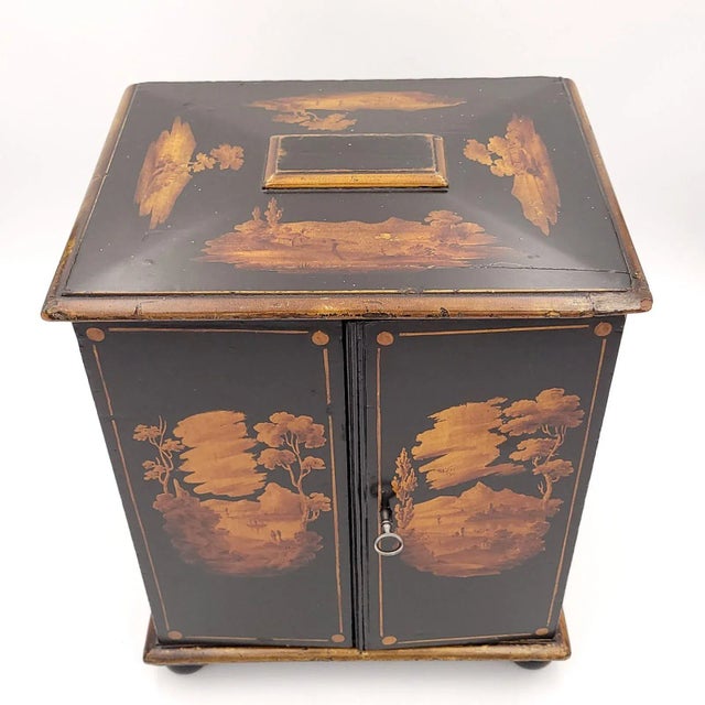 Lacquered Jewel Box, England Circa 1870 For Sale In San Francisco - Image 6 of 10