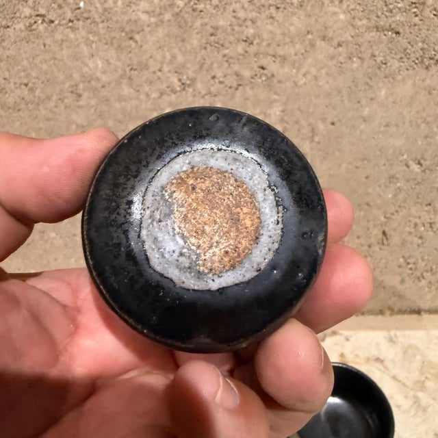 Asian 1980s Glazed Black Seto Art Pottery Matcha Tea Bowls For Sale - Image 3 of 8