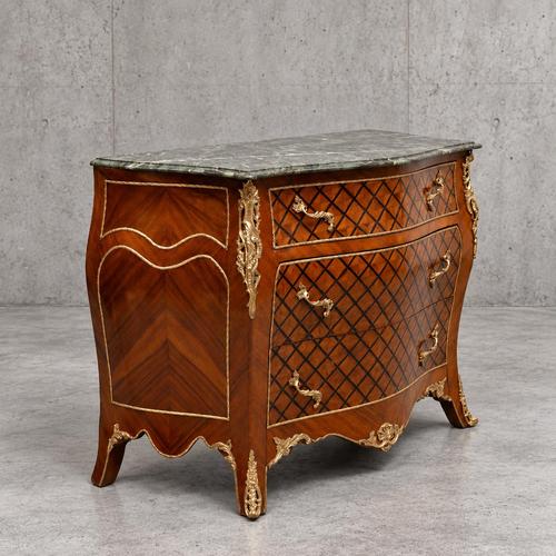 Marked / Fine Art & Co Louis XV-style chest of drawers with checkerboard inlay, 1960s Dutch chest of drawers from the...