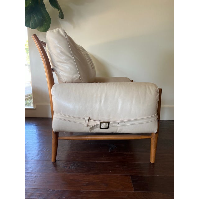 Mid-Century Modern Rhys Leather Chair Attributed to Anthropologie in Moore & Giles Mont Blanc For Sale - Image 3 of 6