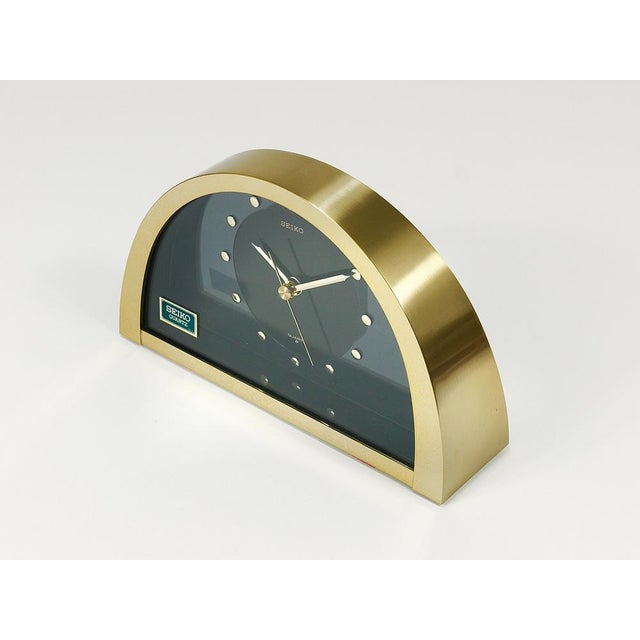 Hollywood Regency Brass See-Through Table Clock attributed to Seiko, Japan, 1980s For Sale - Image 15 of 16