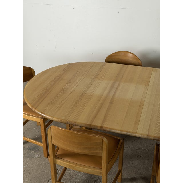 Wood Danish Round Extendable Dining Table in Ash with Two Extension Leaves, 1970s For Sale - Image 7 of 11