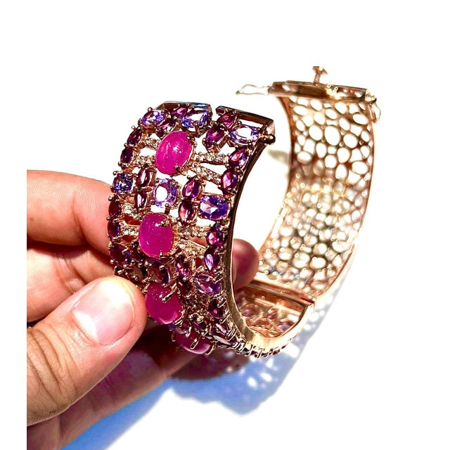Bochic “Capri” Natural Ruby & Amethyst Cuff Set In 18K Gold & Silver For Sale In New York - Image 6 of 12