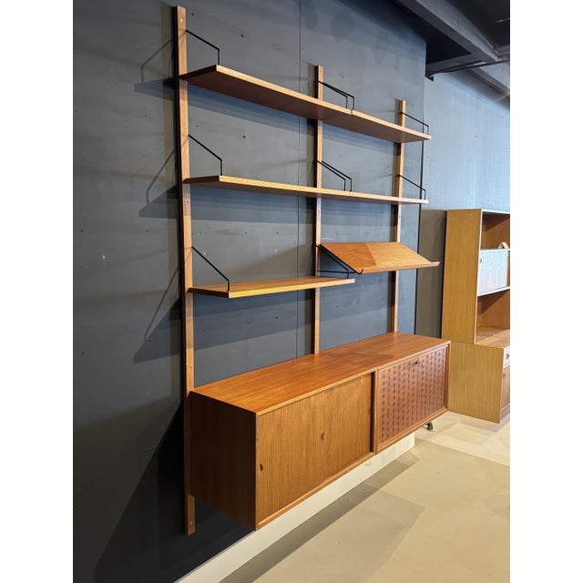 Cado Vintage Wall System in Rosewood by Poul Cadovius for Cado For Sale - Image 4 of 16