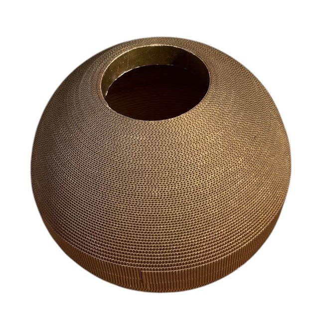 Paper Postmodern Bronze Painted Corrugated Cardboard Vase by Flute Chicago, 1980s For Sale - Image 7 of 7
