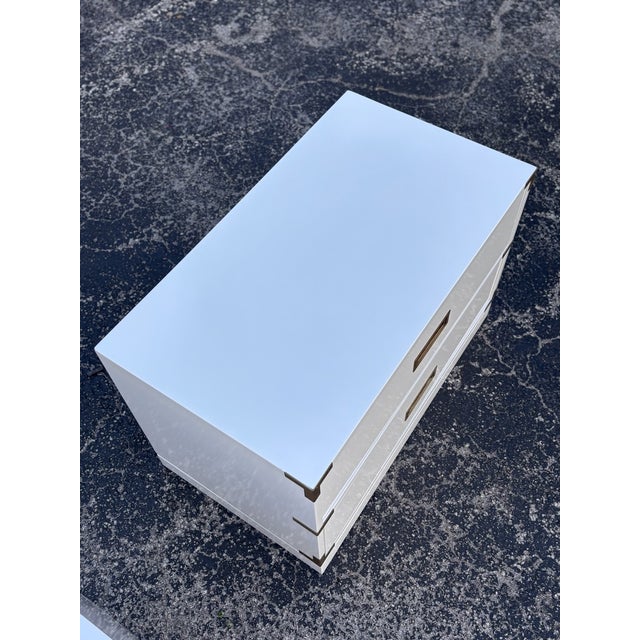 1970s Hollywood Regency Campaign High Gloss Campaign Nightstand Pair For Sale - Image 5 of 12