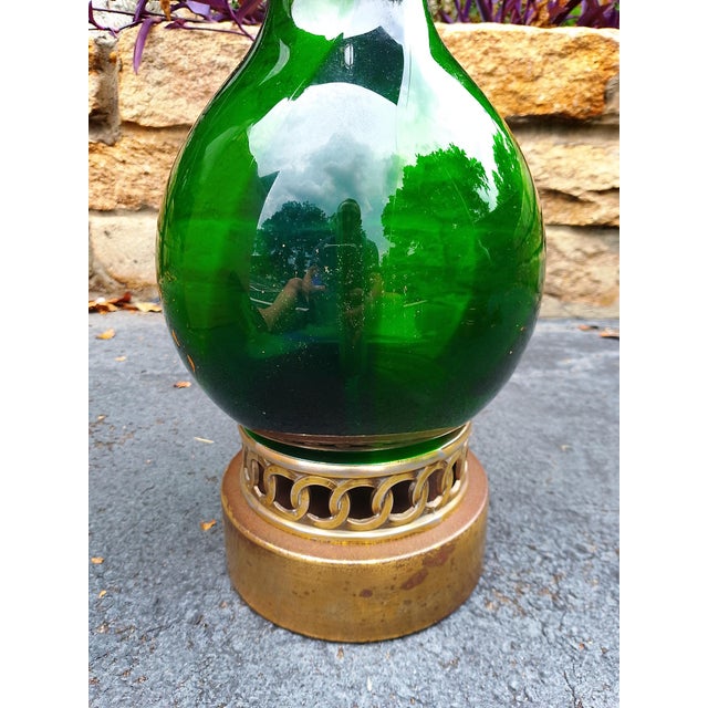 Pair of Restored Mid-Century Murano Attributed Glass Lamps – Emerald Green With Brass Bases For Sale - Image 4 of 7
