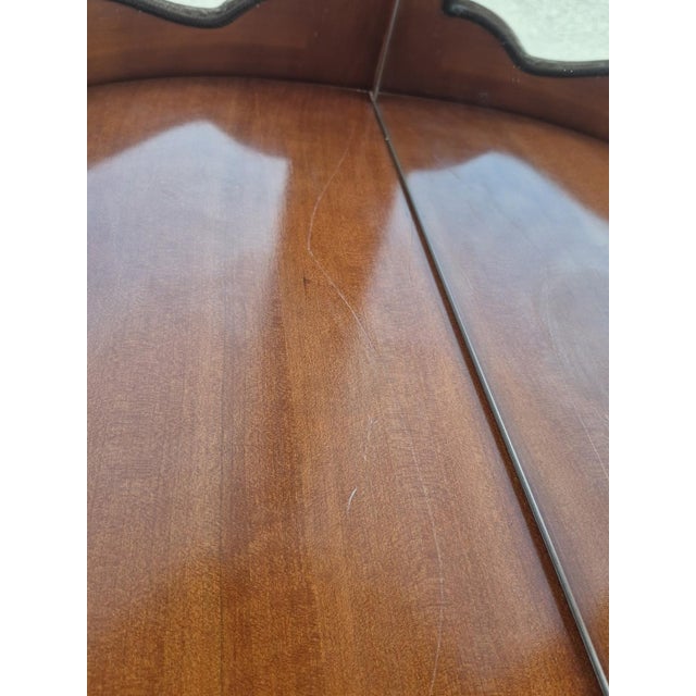 20th Century Louis XV Curved Cherrywood Display Cabinet, France, 1890s For Sale - Image 4 of 18