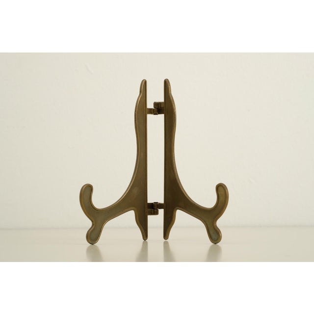 Vintage Brass Plate Stand, 1960s, in Very Good conditions. Designed 1960 to 1969
