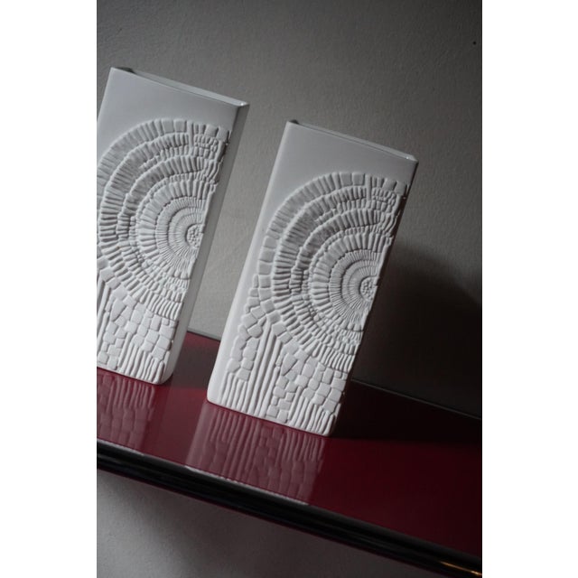 Vintage German Vases in Biscuit Porcelain from AK Kaiser, 1960s, Set of 2 For Sale - Image 3 of 8