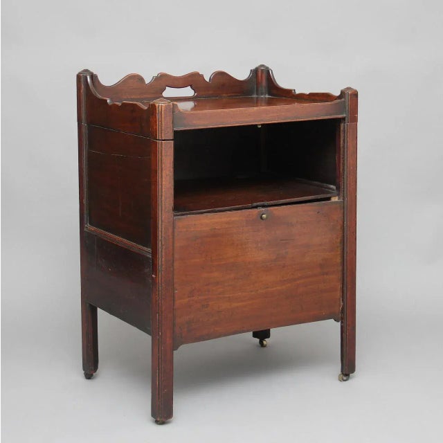 Mahogany Bedside Cupboard, 1780s For Sale - Image 3 of 11
