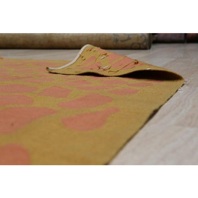 6x8 Coral Flat Weave Wool Focal Point Cascade Geometric Modern Carpet Rug For Sale - Image 4 of 4