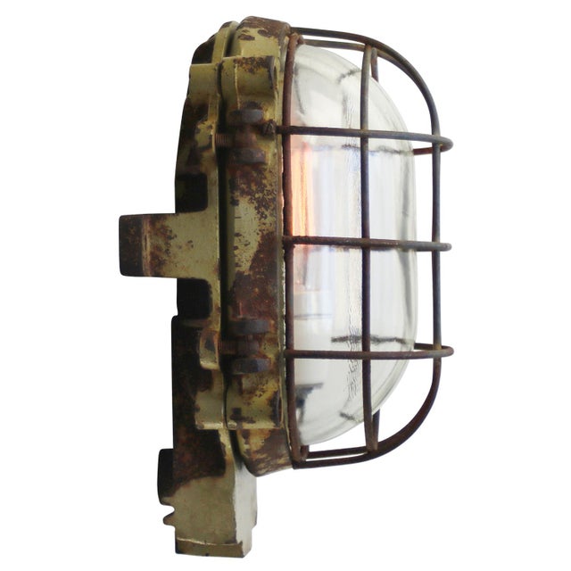 French Industrial Wall Lamp in Cast Iron and Clear Glass from Mapelec Amiens For Sale - Image 4 of 5