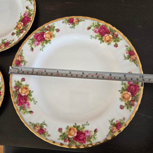Royal Albert Royal Albert Old Country Roses Plates Dinner Salad and Bread New - Set of 3 For Sale - Image 4 of 9