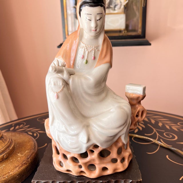 1940s Guanyin porcelain accent lamp on wooden base // vintage goddess lamp // chinoiserie lamp // designer lighting // table lamp // For Sale - Image 16 of 17