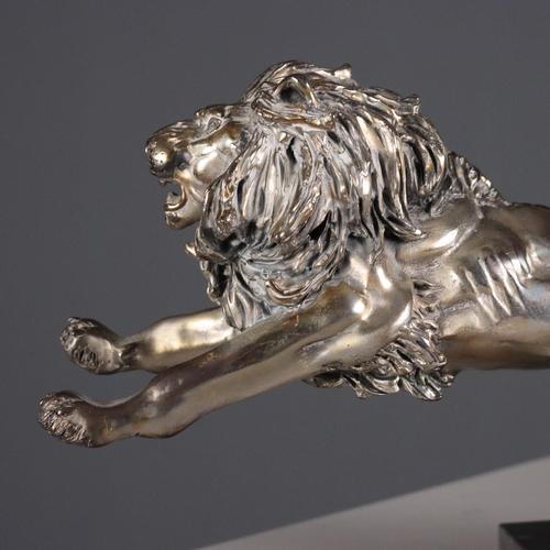 Rampant Lion in Silver Sheet Manufacture Ottaviani For Sale - Image 5 of 11