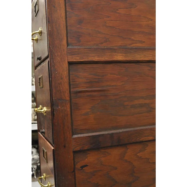 Early 1900s Antique Shaw Walker Quarter Sawn Oak 4 Drawer Arts & Crafts Office File Cabinet For Sale In Philadelphia - Image 6 of 12