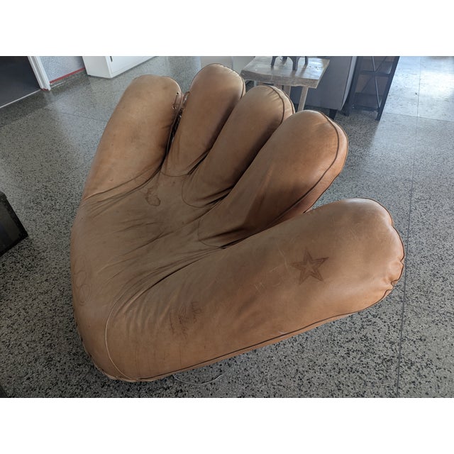 Modern 1970s De Pas, D’urbino, & Lomazzi “Joe” Baseball Glove Chair For Sale - Image 3 of 5