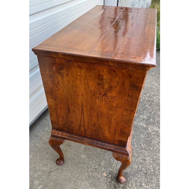 18th Century Queen Anne Crossbanded Walnut Chest on Frame For Sale - Image 4 of 8