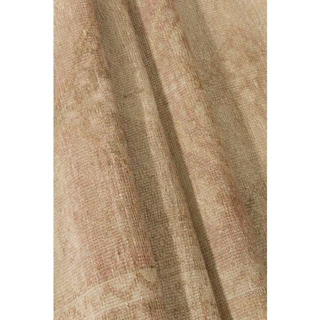 Oushak's are known for their soft palettes combined with eccentric drawing. Oushak in western Turkey has the longest...