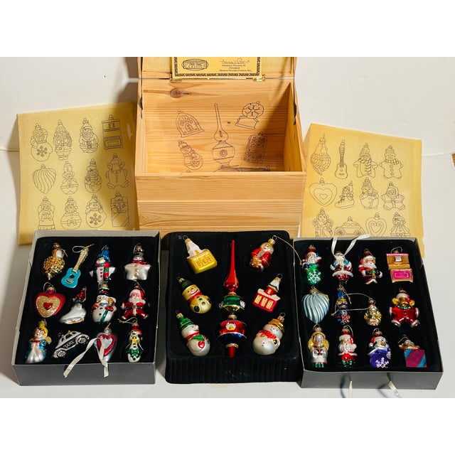 Gorgeous set of 31 pcs of Museum Thomas Pacconi blown glass Handpainted Christmas ornaments figurines, in three layers in...