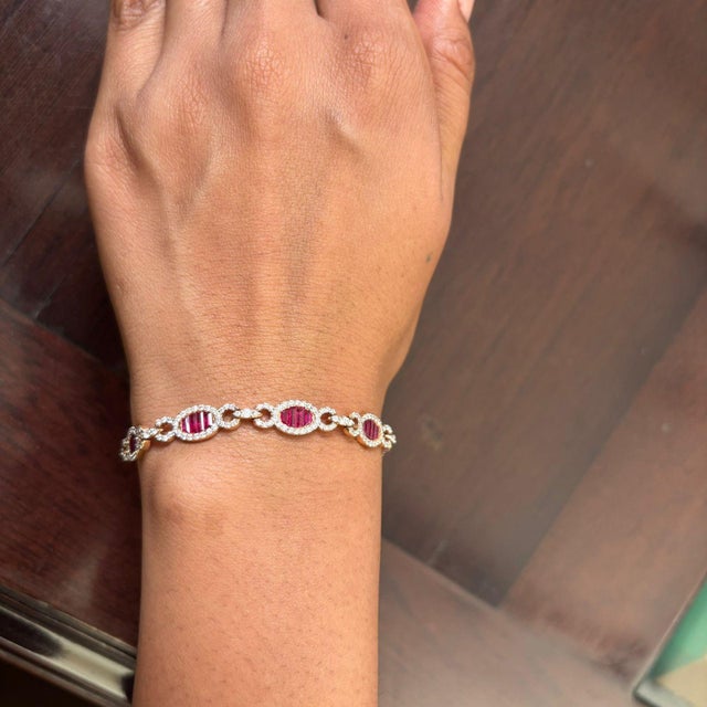 Early 21st Century Natural ruby 5.72 & diamond 2.08cts bracelet in 18k gold For Sale - Image 5 of 18