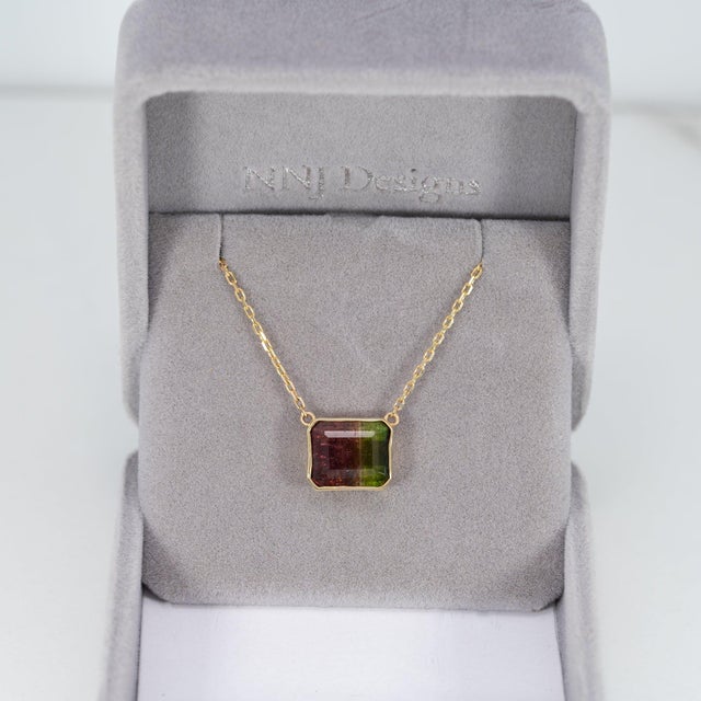 Modern 5.4Ct Bi-Color Tourmaline Necklace in Solid 14k Gold, Bezel Setting Emerald Cut For Sale - Image 3 of 8