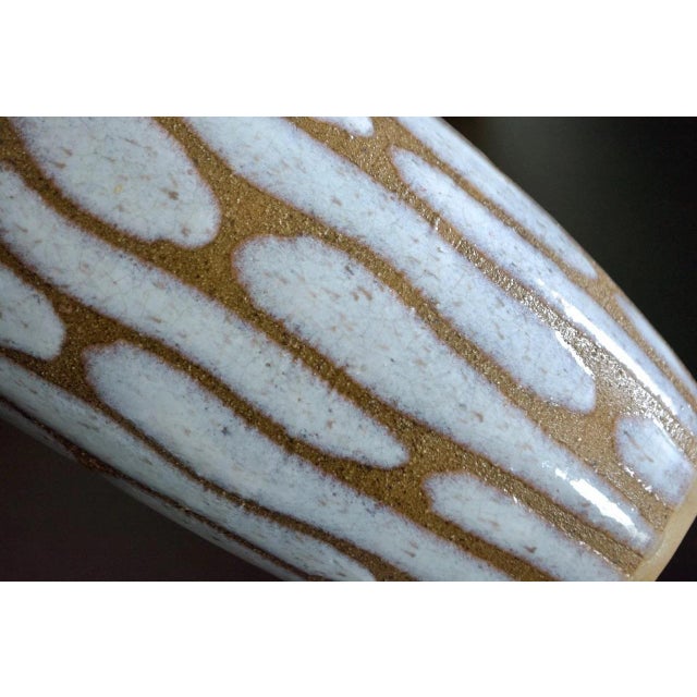 Mid 20th Century Vintage Japanese Mid-Century Drip Glaze Stoneware Vase – White & Brown Studio Pottery For Sale - Image 5 of 6