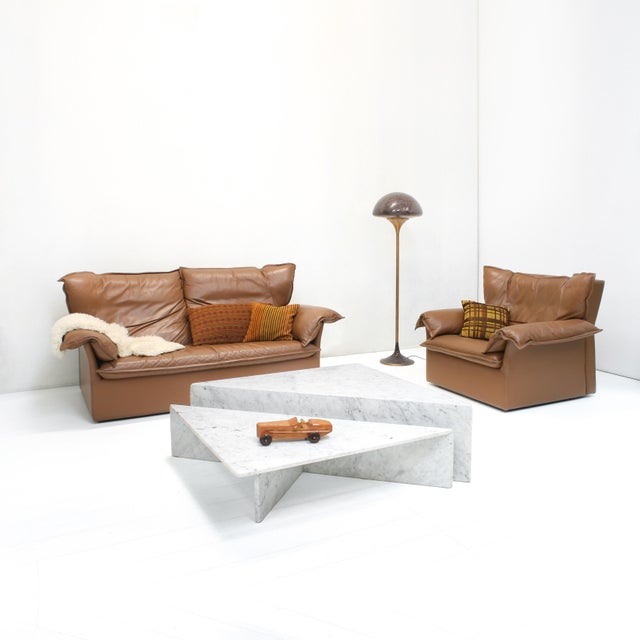 The timeless Up&Up coffee table in carrara marble created by Angelo Mangiarotti in the 1970s. Two triangular shapes form a...