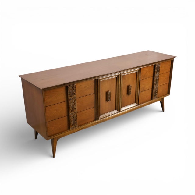 Bassett Mayan Mid-Century Modern Tiki 9-Drawer Lowboy Dresser, C. 1960s For Sale In New York - Image 6 of 12
