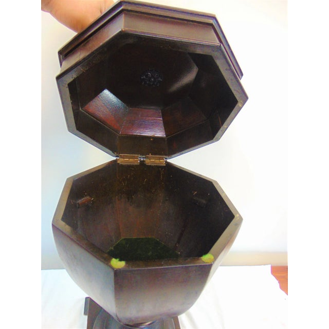 Early 20th Century Mahogany Urn Form Box For Sale In Philadelphia - Image 6 of 7